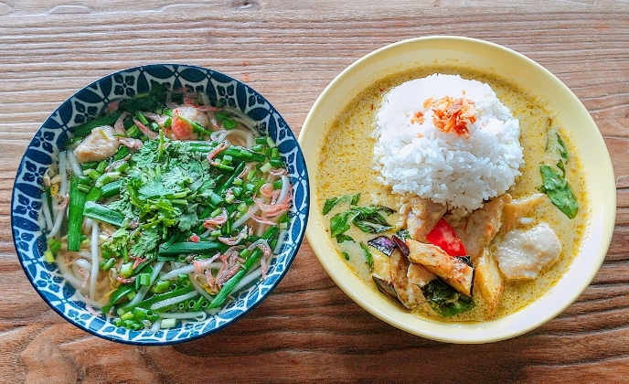 タイラーメン＋グリーンカレーの写真