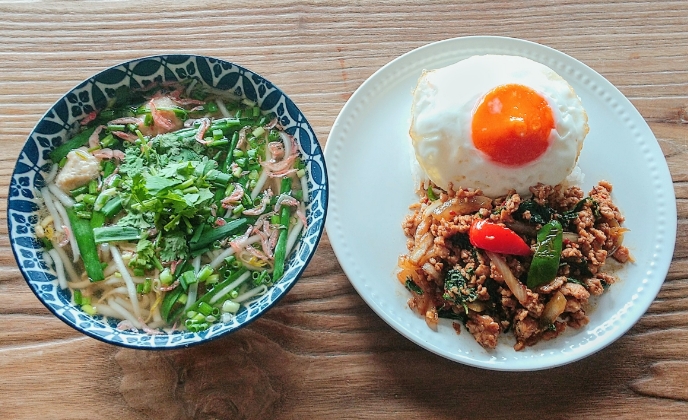 タイラーメン＋ガパオライスの写真